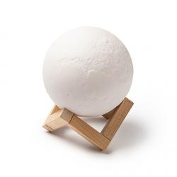 Elegante altavoz de diseño lunar con base realizada en madera MOON